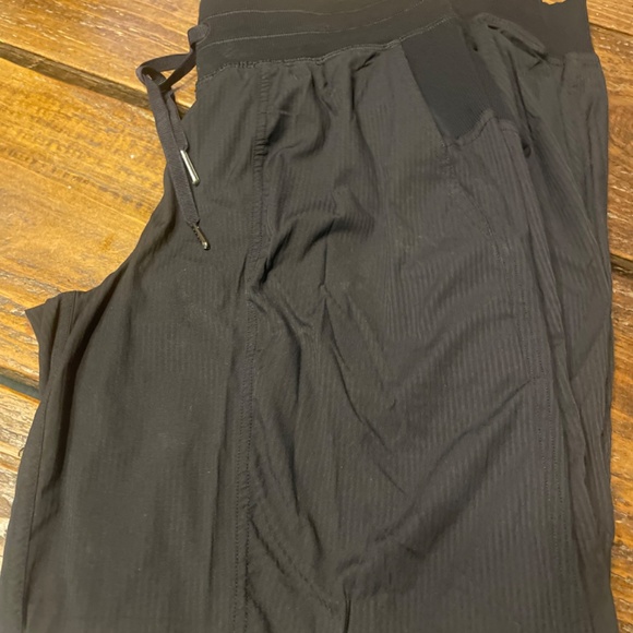 Lululemon Joggers - Picture 3 of 4